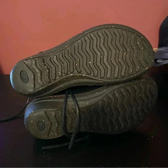 UGG Caspia Ankle Boots - Picture 5 of 8